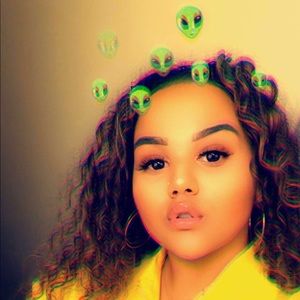 Meet your Posher, Janis